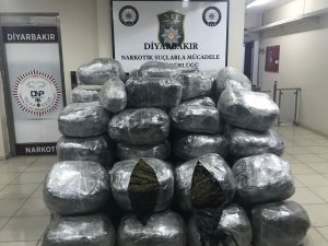 Diyarbakır'da 866 kilo 900 gram esrar ele geçirildi