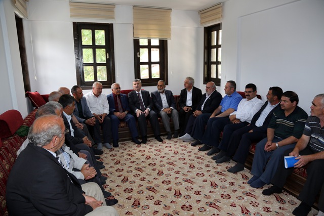 Muhtarlardan Tahir Akyürek’e Tam Destek