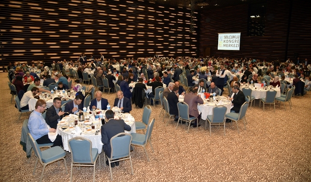 Selçuklu mahalle muhtarları  iftarda bir araya geldi