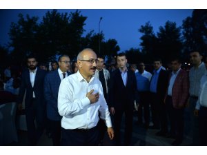 Bakan Elvan hal esnafıyla iftar yaptı
