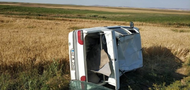 Konya'da otomobil takla attı: 3 yaralı