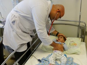 Kalbinde üç odacık olan Eray bebek, ameliyatla sağlığına kavuştu