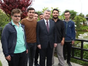 Tahir Akyürek: Gençlerimize güveniyoruz