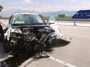 Konya'da iki otomobil çarpıştı: 7 yaralı