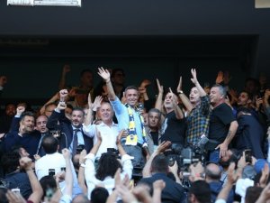 Cumhurbaşkanı Erdoğan, Ali Koç'u tebrik etti