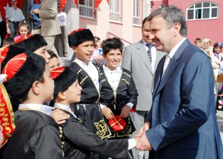 Akyürek, öğrencilere başarılar diledi