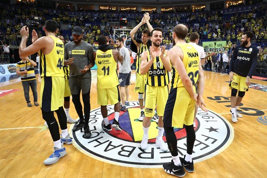 Fenerbahçe Doğuş 1-0 öne geçti