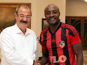 Gazişehir Gaziantep'te 2 futbolcuyla yollar ayrıldı