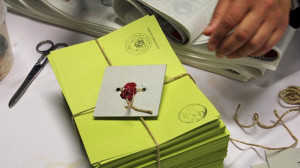 Yurt dışında ilk oylar verilmeye başlandı