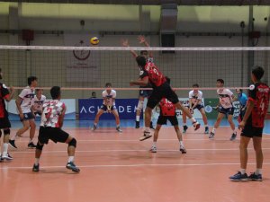 Voleybol Küçükler Türkiye Şampiyonası Konya’da başladı