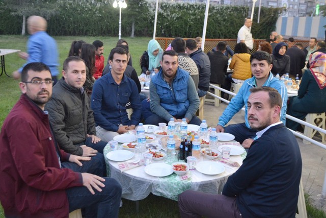 MEDAŞ'tan iftar yemeği