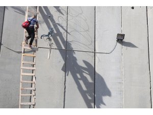 Mescid-i Aksa hasreti binlerce Filistinliyi yollara döktü