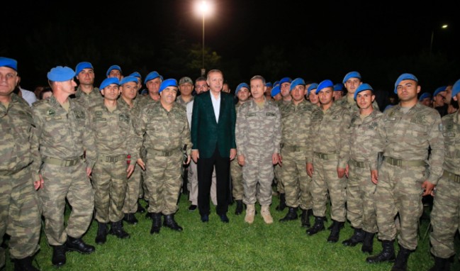 Cumhurbaşkanı Erdoğan Komando Tugayı'nda!