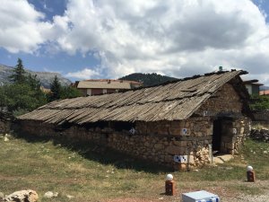 Derebucak'ta tarihi han restore ediliyor