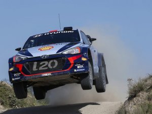 İtalya Rallisi'ni Neuville kazandı