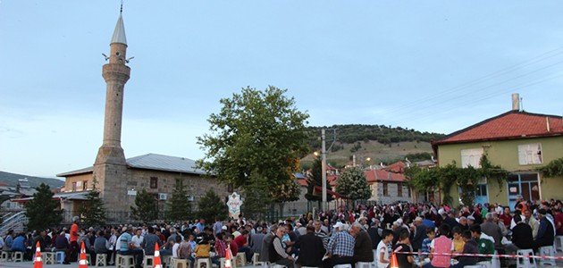Seydişehir Belediyesi iftar yemekleri Bostandere Mahallesi ile son buldu