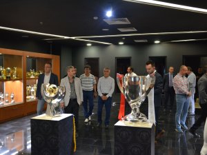 Konyaspor 'da Hilmi Kulluk yönetimi görev dağılımı yaptı