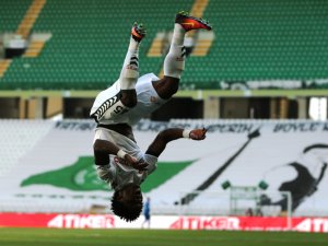 Eze ve Manyama’dan takım bulmaları istendi