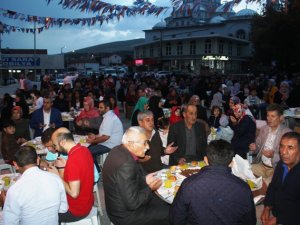 Yunak’ta iftar ve Kadir gecesi coşkusu