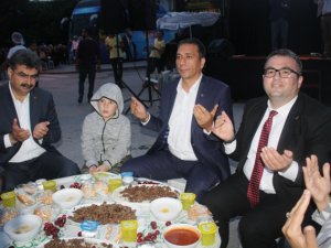 Yunak’ta iftar ve  Kadir gecesi coşkusu