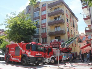 Konya'da apartman yangını: 11 kişi kurtarıldı