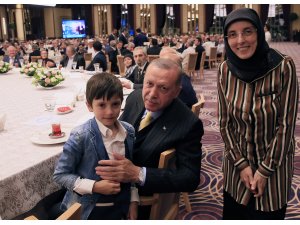 Cumhurbaşkanı Erdoğan, Ankara muhtarları ile sahurda bir araya geldi