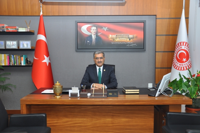 Konuk: Bayram Coşkusu Demokrasi Şöleni İle Sürecek