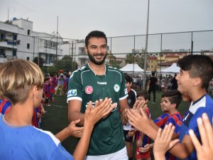 Volkan Fındıklı miniklerle gösteri maçı yaptı