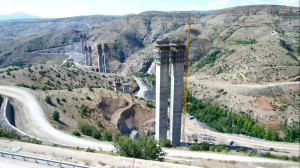 Türkiye'nin En Yüksek Ayaklı "Eğiste Viyadüğü" Yükseliyor