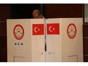 Kazakistan'da Türk seçmenlerin oy kullanma süreci sona erdi