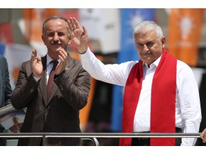 Başbakan Yıldırım, Bağcılar'da esnafı ziyaret etti
