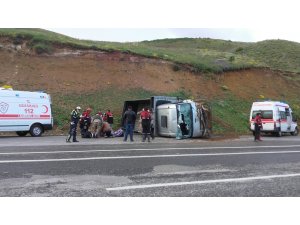 Sivas'ta trafik kazaları: 3 yaralı