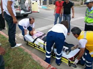 Kasksız sürücü ağır yaralı