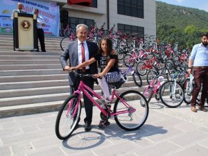 Sabahın seherinde Haydi Çocuklar Camiye