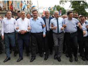 "Rizeliler Erdoğan'ın arkasında Kaçkar Dağları gibi dik duracak"