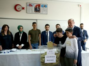 Cumhurbaşkanı Erdoğan, oyunu İstanbul'da kullandı