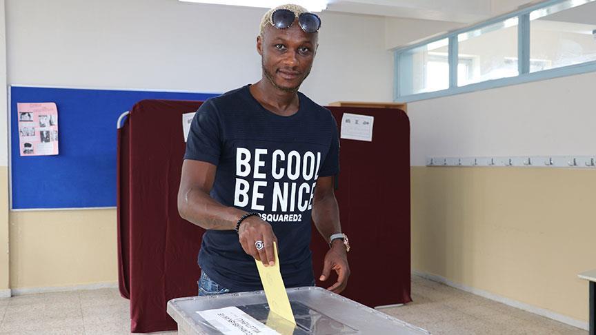 Yattara Trabzon'da oy kullandı