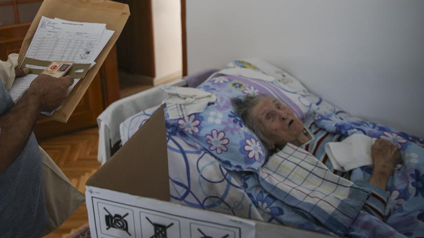 100 yaşında oyunu kullandı