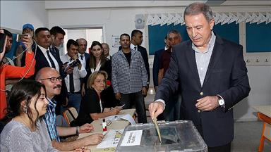 Genelkurmay Başkanı Orgeneral Akar oyunu kullandı