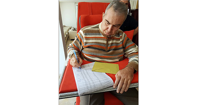 Deniz Baykal oyunu kullandı...