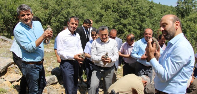 Seydişehir'de doğaya keklik salındı