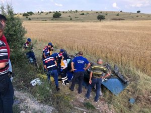 Kütahya'da otomobil şarampole devrildi: 4 yaralı