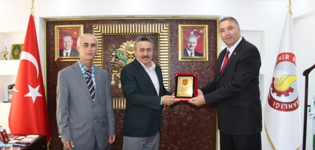 Mehmet Tutal'a teşekkür plaketi