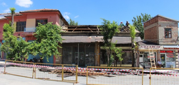 Arasta Çarşısı cephe giydirme çalışmaları başladı