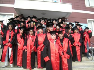 Bahçeşehir’de mezuniyet heyecanı