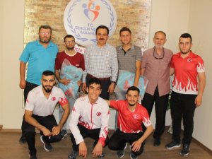 Güreşcilerden Ersöz’e ziyaret