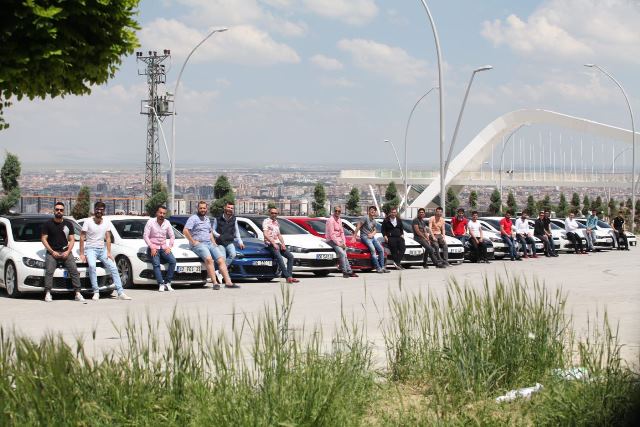 Spor araba tutkunları büyüyor