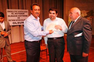 Engelliler diploma sevinci yaşadı