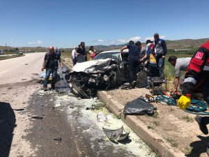 GÜNCELLEME - Sivas'ta iki otomobil çarpıştı: 5 ölü, 5 yaralı