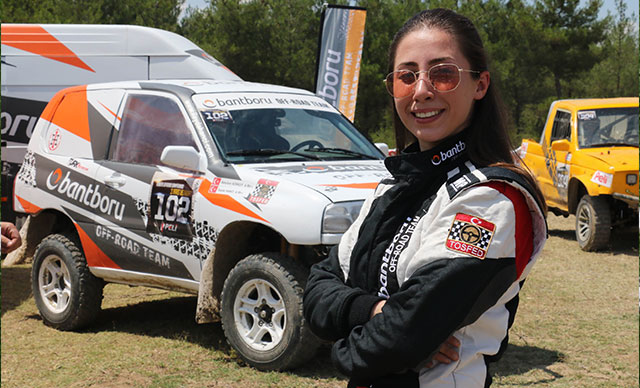 Türkiye’nin lisanslı tek kadın Off-Road pilotu birinci oldu